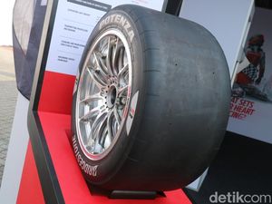 Bridgestone Jadi Sponsor Balapan SuperGT, Pakai Ban Buatan Indonesia?