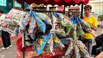 Potret Pengunjung PRJ 2025 Serbu Tenant Makanan Paling Viral