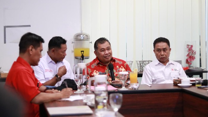 Bupati Takalar Muhammad Firdaus saat audensi bersama pengurus PMI Sulsel dan PMI Takalar. Dokumen Istimewa