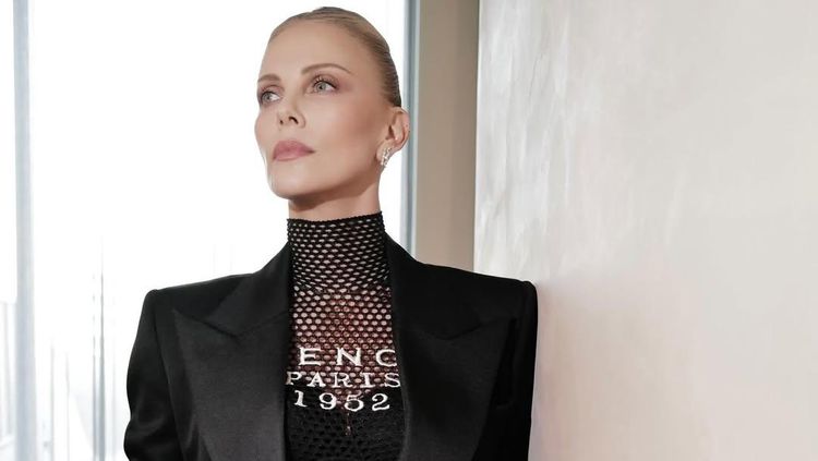 Terjaring Pesona Badass Charlize Theron