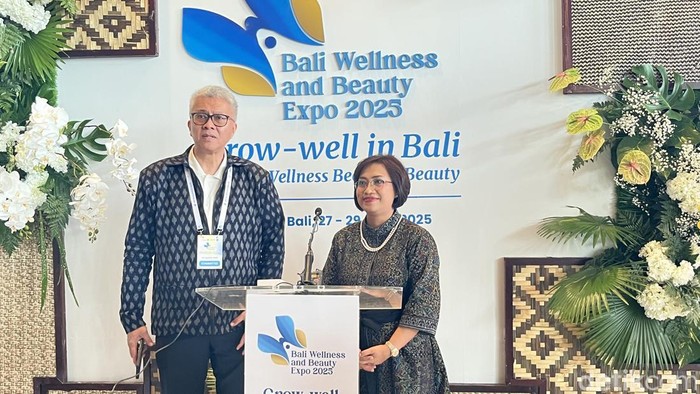 Co Founder dan Director Bali Wellness and Beauty Expo 2025, Diah Permana Tirtawati daat jumpa pers di The Meru, Sanur, Jumat (27/6/2025).
