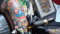 Event ini juga bertujuan untuk memajukan industri tato di Bali dan mengubah pandangan negatif masyarakat terhadap seni tato. Foto: ANTARA FOTO/NYOMAN HENDRA WIBOWO. 