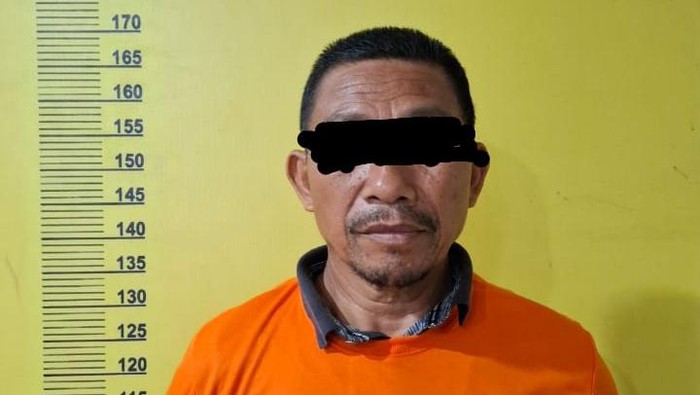 Dukun cabul berkedok pengobatan alternatif di Rokan Hulu (Rohul) ditangkap Tim Raga, pada Selasa (24/6/2025).