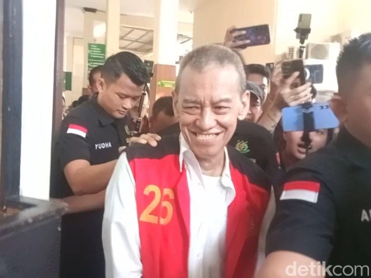 Fariz RM: Saya Akan Lepas Dunia Selebritas yang Kacau