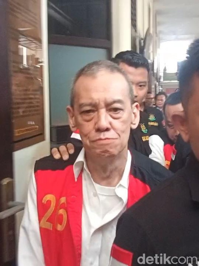 Fariz RM Fariz RM saat menjalani sidang di Pengadilan Negeri Jakarta Selatan.