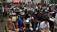 Antusiasme pengunjung terlihat sejak hari pertama pelaksanaan. Sejumlah warga tampak memadati area festival untuk mencicipi beragam hidangan yang ditawarkan oleh para tenant. ANTARA FOTO/Arif Firmansyah