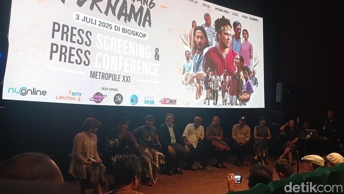 Film Seribu Bayang Purnama Jumpa pers film Seribu Bayang Purnama di Metropole XXI, Jakarta Pusat, Kamis (26/6).