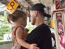 8 Foto Kedekatan Justin Hubner & Kamari Anak Jennifer Coppen, Bak Ayah-Anak