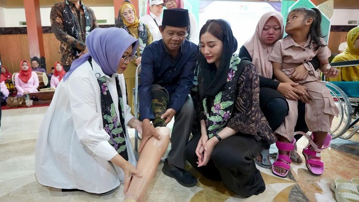 Kementerian Sosial (Kemensos) RI menyalurkan bantuan sosial ke Pemerlu Pelayanan Kesejahteraan Sosial (PPKS) di Kabupaten Trenggalek, Jawa Timur.