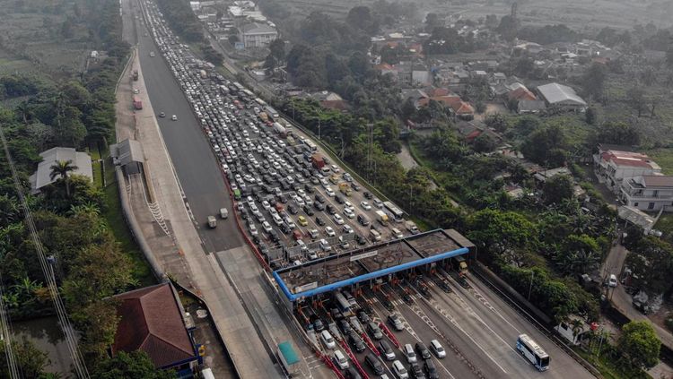 Kepadatan Kendaraan Jalur Puncak Bogor Libur Tahun Baru Islam
