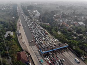 Kepadatan Kendaraan Jalur Puncak Bogor Libur Tahun Baru Islam