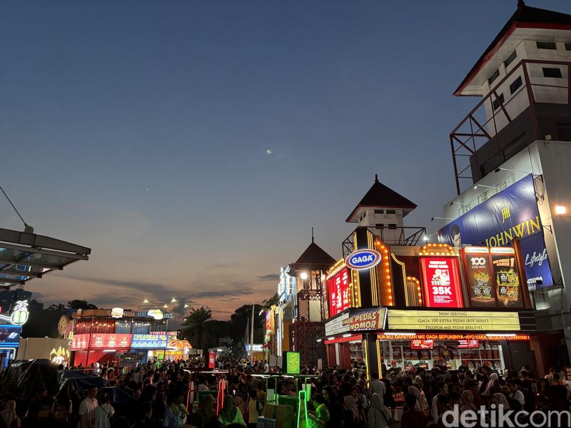 Tenant kuliner viral di PRJ 2025.