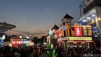 PRJ selalu dinanti warga Jakarta dan sekitarnya setiap tahun. Bagi pencinta matcha, jangan lewatkan mampir ke tenant Oatside yang viral. Foto: detikcom/Riska Fitria