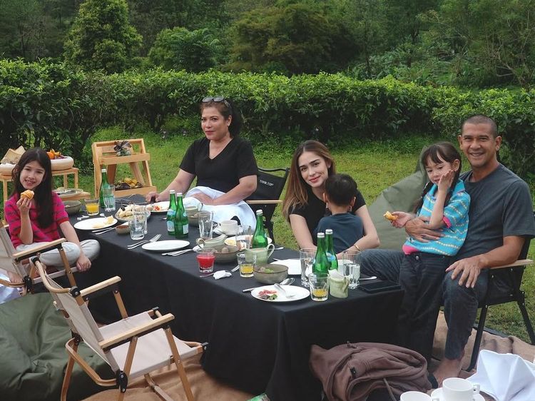 Ide Liburan Dekat Jakarta ala Yasmine Wildblood: Gunung Mas Puncak