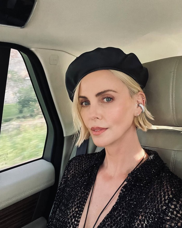 Liburannya Charlize Theron Liburannya Charlize Theron