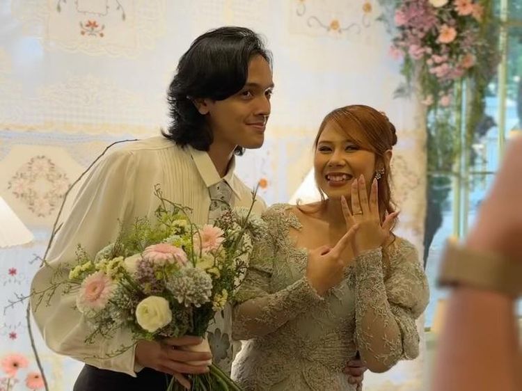 Nadin Amizah Resmi Tunangan dengan Faishal Tanjung