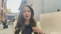 Olla Ramlan punya alasan kuat mengapa ingin membelikan ketiga anaknya rumah. Jadi nanti pada saat aku sudah tua, sudah meninggal, mereka tuh sudah ada pegangan gitu,” ujarnya. (Foto: Pingkan Anggraini)