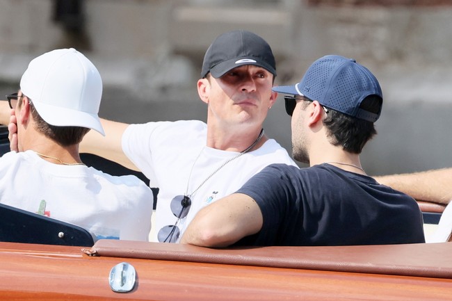 Bintang film Lord of The Rings ini terlihat berada di Venesia sejak Kamis (26/6/2025). Dia datang sendirian ke Venesia untuk pernikahan mewah Jeff Bezos dan Lauren Sanchez. Foto: GC Images/Ernesto Ruscio