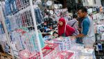 Perlengkapan Sekolah Harga Miring, Pasar Asemka Diserbu Warga