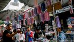 Perlengkapan Sekolah Harga Miring, Pasar Asemka Diserbu Warga