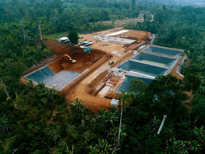 Pembangunan energi bersih ini diresmikan oleh Presiden Prabowo Subianto bersamaan dengan Pembangunan dan Pengoperasian Energi Terbarukan di 15 Provinsi dan Peningkatan  Produksi Minyak  30 Ribu Barel Blok Cepu, Kamis (26/6).