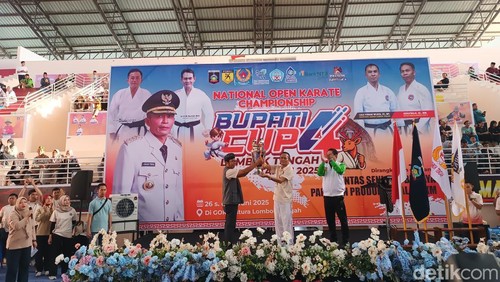 Pembukaan ajang Karate Championship Bupati Cup ke-4 di Lombok Tengah, Nusa Tenggara Barat (NTB). (Edi Suryansyah/detikBali)