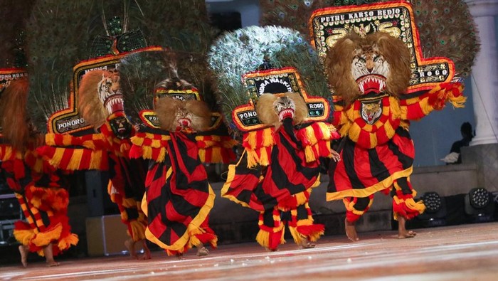 Penampilan Reog di FNRP Ponorogo