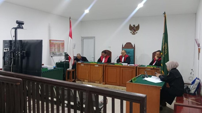Pengedar narkoba jenis sabu seberat 15 Kg di jalani sidang dakwaan