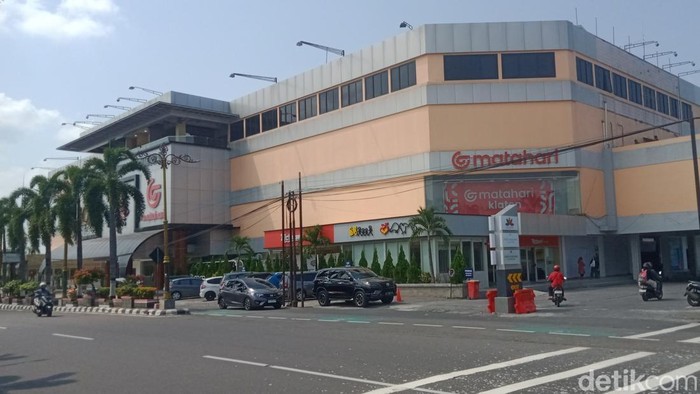 Bekas Plaza Klaten yang kini berubah menjadi Klaten Town Square.