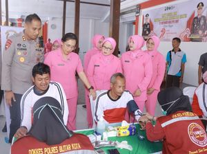 Momen Haru Kapolres Blitar Kota Saat Kunjungi Posyandu Disabilitas