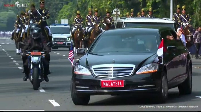 Prabowo dan Anwar Ibrahim melakukan pertemuan di Istana Merdeka (tangkapan layar Youtube Sekretariat Presiden)