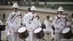 Atraksi Royal Marines Band Hibur Pengunjung Lapangan Banteng