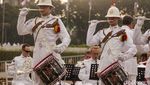Atraksi Royal Marines Band Hibur Pengunjung Lapangan Banteng