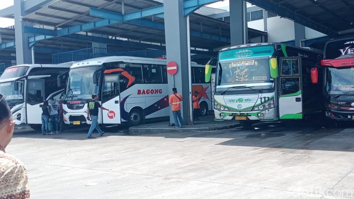 Terminal Arjosari, Kota Malang tempat terjadinya dugaan pengeroyokan oleh juru penumpang terhadap seorang pria.