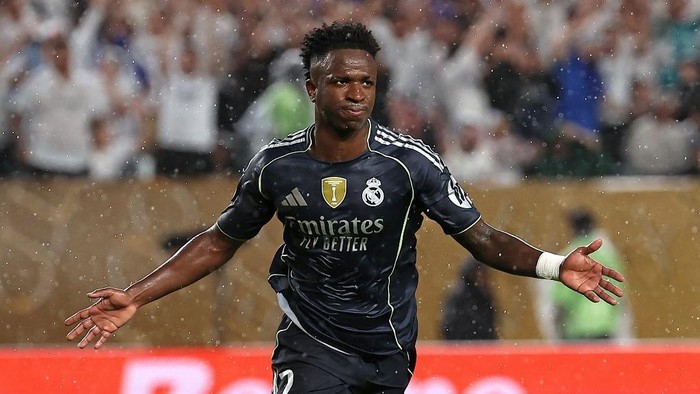 Real Madrids Brazilian forward #07 Vinicius Junior celebrates scoring his teams first goal during the FIFA Club World Cup 2025 Group H football match between Austrias FC Salzburg and Spains Real Madrid at Lincoln Financial Field Stadium in Philadelphia on June 26, 2025. (Photo by FRANCK FIFE / AFP)