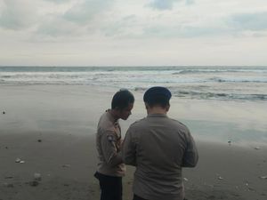 Warga Bogor Hilang Usai Terseret Ombak di Pantai Sunset Sukabumi