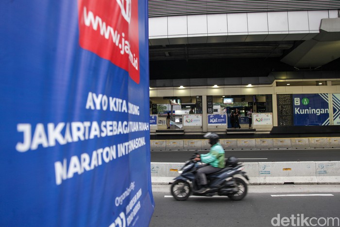 BTN Jakarta International Marathon (JAKIM) 2025 digelar besok, Minggu (29/6). Sejumlah ruas jalan di Jakarta bakal ditutup hingga besok siang.