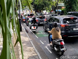 Kepadatan Lalu Lintas Warnai Libur Panjang di Kota Bandung