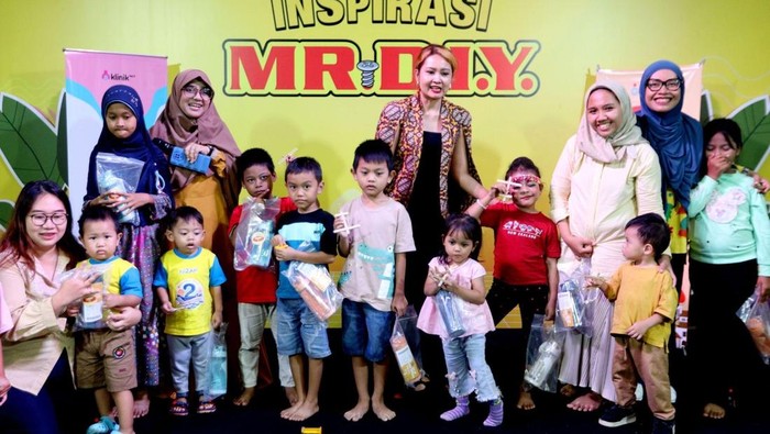 Gelar Bazar di 4 Kota, MR DIY Hadirkan Inspirasi untuk Keluarga Indonesia PT Daya Intiguna Yasa Tbk atau MR DIY menghadirkan Bazaar Inspirasi yang di gelar di empat kota. Dimulai dari Revo Mall Bekasi pada 27-29 Juni 2025. Bazaar Inspirasi juga akan hadir di Bandung, Semarang, dan Surabaya.