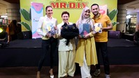 Bazaar Inspirasi MR.D.I.Y. di Revo Mall Bekasi dihadiri Donna Agnesia, Indy Barends, Shireen Sungkar, dan Teuku Wisnu. Ini merupakan bagian dari kampanye ‘Inspirasi buat yang Ada AjaIdenya,’ yang mendorong kreativitas dalam memenuhi kebutuhan rumah. Bazaar Inspirasi juga akan hadir di Bandung, Semarang, dan Surabaya. Dok. MR DIY