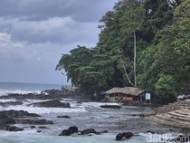 Gelombang Tinggi di Teluk Palabuhanratu, Wisatawan Diminta Waspada