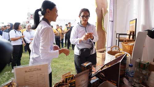 Sejumlah UMKM memeriahkan acara jalan sehat Polri-TNI di Renon, Sabtu (28/6/2025).
