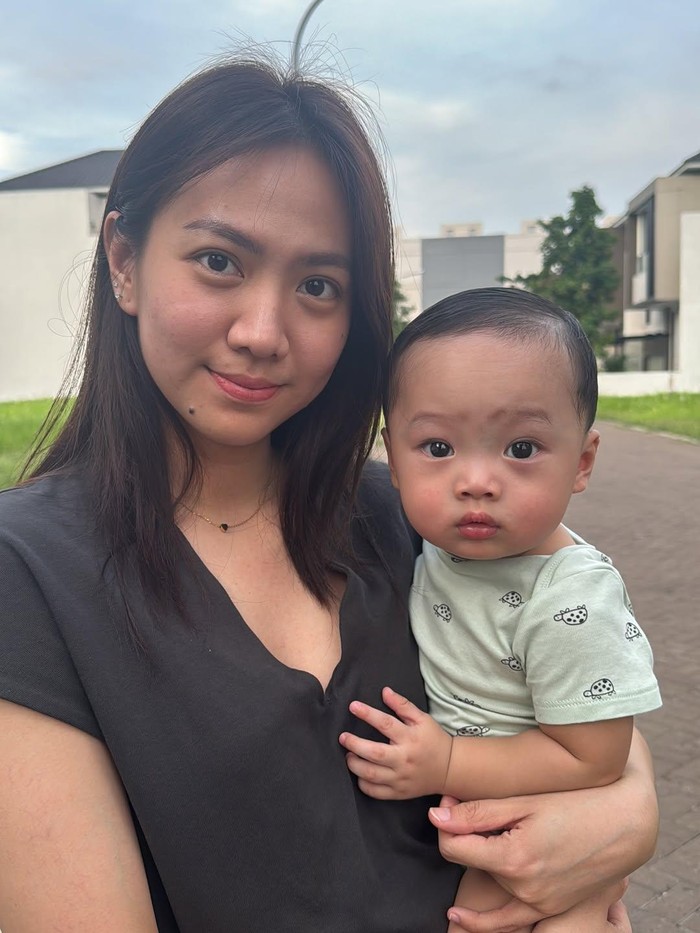 Jonathan Christie Rayakan Ulang Tahun Shanju di rumahnya.