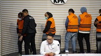 Penerapan tersangka ini merupakan rangkaian OTT KPK di Sumut dengan nilai proyek jalanan sebesar Rp 231,8 miliar.  