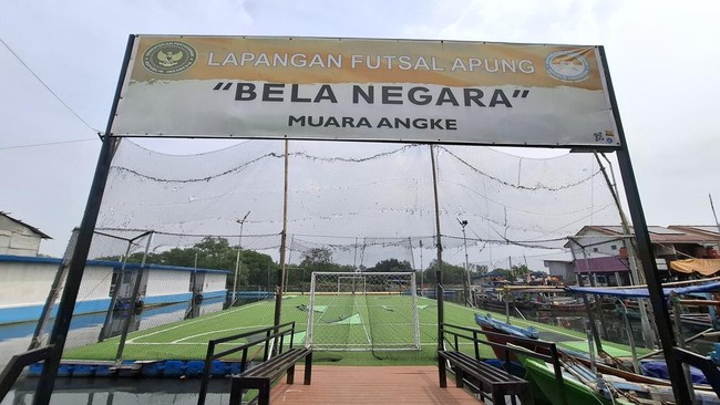 Tak Sangka Bisa Main Bola di Atas Air di Jakarta Utara