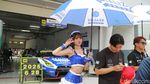 Lenggak-lenggok Umbrella Girl di Balapan SuperGT