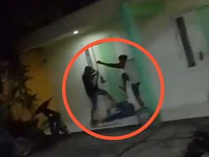 Barbar 3 Pria di Mamuju Keroyok Kasir Wisma hingga Muntah Darah