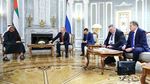 Momen Jabat Tangan Erat Putin & Putra Mahkota Abu Dhabi di Belarus