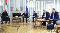 Putin dan Sheikh Khaled disebut menyoroti peluang kerja sama strategis, termasuk potensi investasi lintas sektor antara Rusia dan Uni Emirat Arab. Di samping itu, isu stabilitas Timur Tengah dan keamanan energi global juga menjadi sorotan, mengingat posisi penting kedua negara dalam rantai pasokan energi dunia. REUTERS/Alexander Kazakov