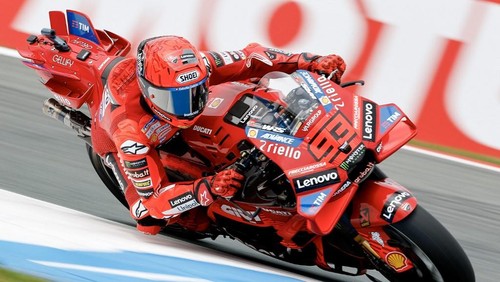 Ducati Lenovoi Teams Spanish MotoGP rider Marc Marquez takes a corner during a free practice ahead 2024 Netherlands MotoGP Grand Prix at the TT Circuit Assen, in Assen on June 27, 2025. (Photo by Vincent Jannink / ANP / AFP) / Netherlands OUT